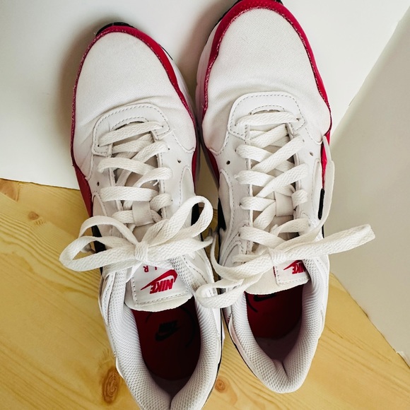 Nike Air Sneakers - Picture 5 of 10